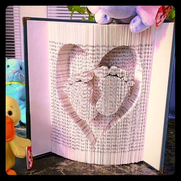 🌟HOST PICK🌟 New 𝑯𝒂𝒏𝒅𝒎𝒂𝒅𝒆 Baby Feet, Book Folding OOAK 🎁 Gift - Picture 8 of 10